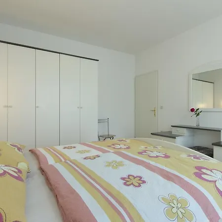 Vesna Free Parking *