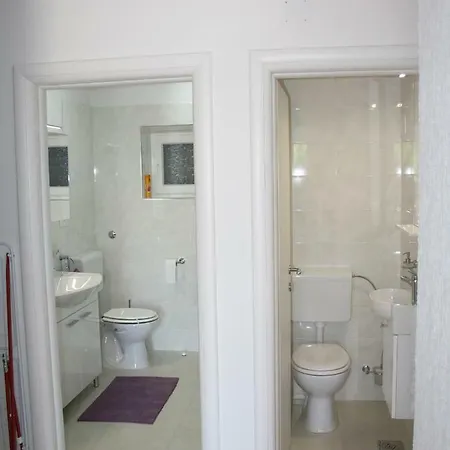 Vesna Free Parking *